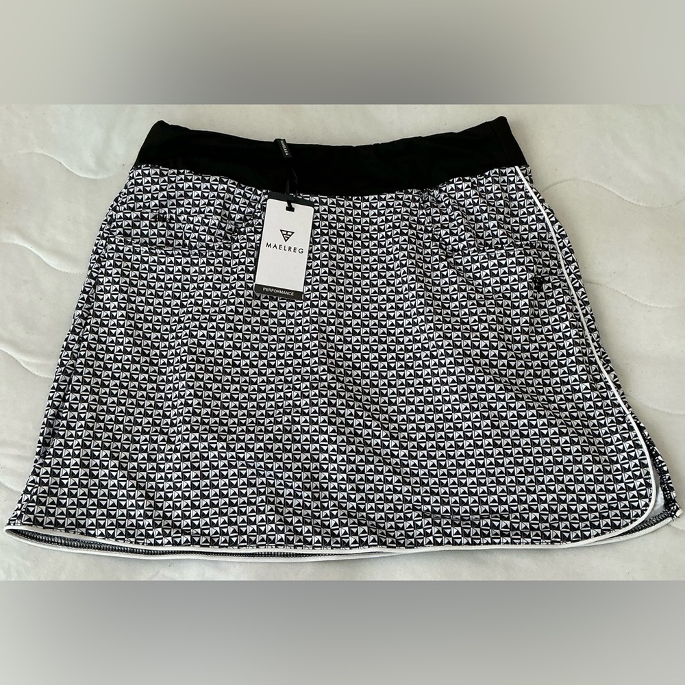 Maelreg Women Tennis Golf Skort Black White Geometric Pattern  Pockets NWT Sz  M